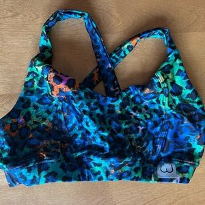 Wambas funky leopard print sports bra